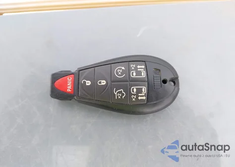 2015 Chrysler Town & Country Touring-L z USA, uszkodzony, nr VIN 2C4RC1CG9FR573863